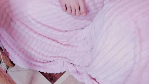 Hi i am mia  online show from April 28, 9:50 pm