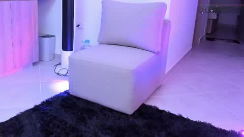     online show from August 8, 10:10 pm
