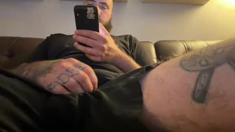 alamooo online show from August 12, 2:47 am