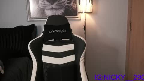 alan_morrys online show from July 10, 1:44 am