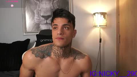 alan_morrys online show from July 22, 3:42 am