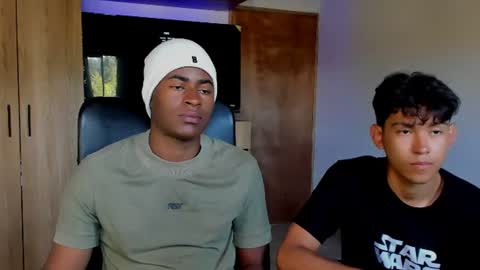 Alan and roomie online show from July 1, 7:37 pm