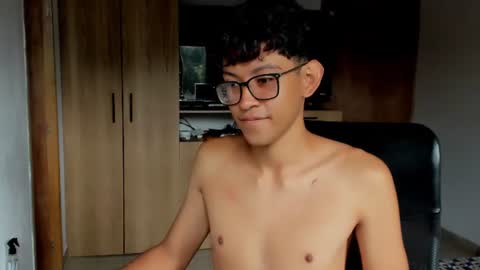 Alan and roomie online show from July 2, 1:56 pm