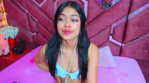 alana_deivis online show from August 8, 8:25 am