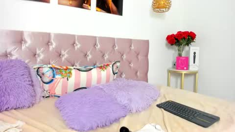 alana_vega69 online show from August 10, 6:53 pm