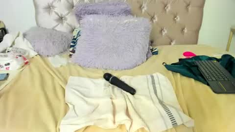 alana_vega69 online show from August 14, 2:32 pm