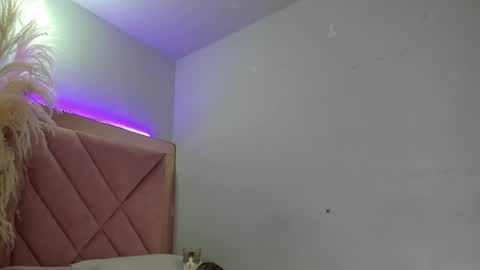 alanah connors online show from August 4, 5:10 pm