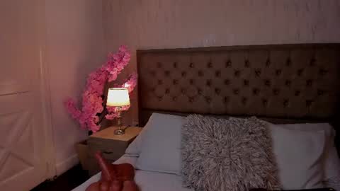 Alana online show from August 7, 12:05 pm