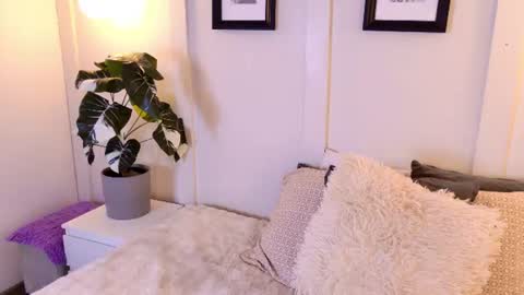 Alanna online show from August 15, 2:32 pm