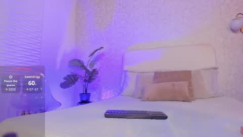 alannarouge online show from August 15, 7:23 am