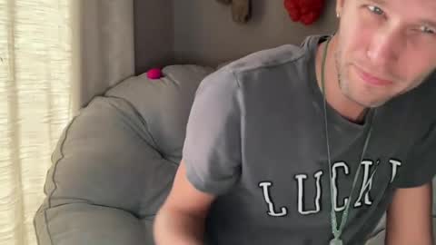 M online show from August 13, 3:04 pm
