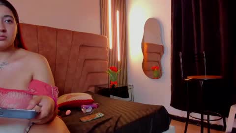ALAYA SMITH  online show from August 8, 7:41 am