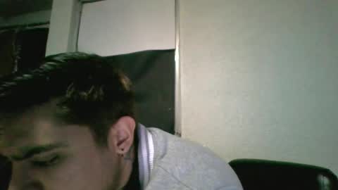 alber753713 online show from July 3, 7:21 am