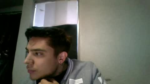 alber753713 online show from July 3, 12:18 pm