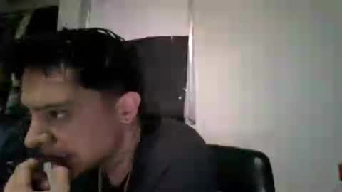 alber753713 online show from August 2, 1:12 am