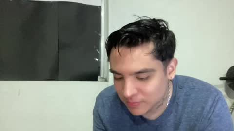 alber753713 online show from August 6, 5:17 am