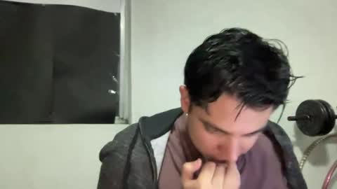 alber753713 online show from August 7, 7:19 am