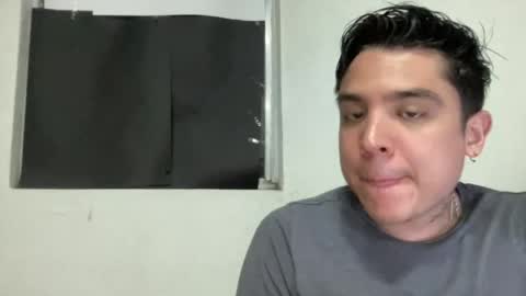 alber753713 online show from August 8, 4:01 am