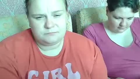 AlbertaAndSharon online show from August 5, 9:40 am