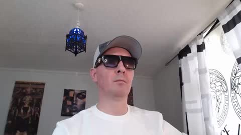 aldovitzo online show from April 3, 11:18 am