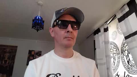 aldovitzo online show from April 3, 3:42 pm