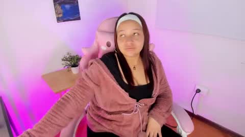 Alejandra  online show from August 15, 3:54 am