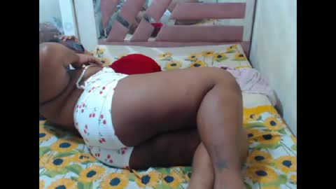 aleeinvein1 online show from June 25, 4:37 am