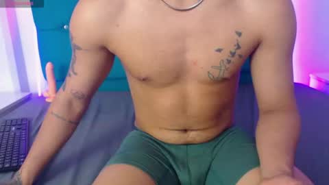 aleex_adams online show from August 4, 12:18 am