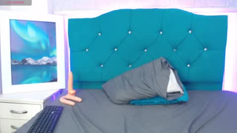 aleex_adams online show from August 15, 12:36 am