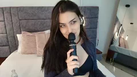 alegna online show from August 6, 3:44 pm
