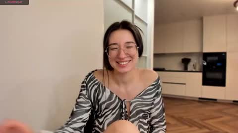 aleida_ online show from August 31, 8:09 pm
