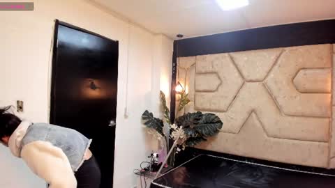 aleja__slav3 online show from August 12, 11:34 am
