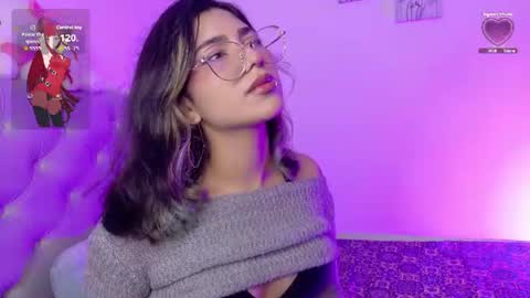 A L E J A  online show from August 7, 1:44 pm