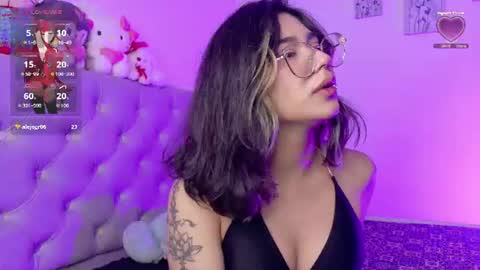 A L E J A  online show from August 8, 5:24 pm