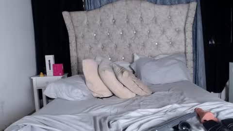 Alejandra online show from August 14, 6:00 pm
