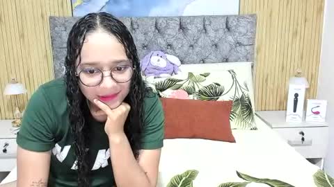 alejandra_evanss online show from July 29, 2:40 am