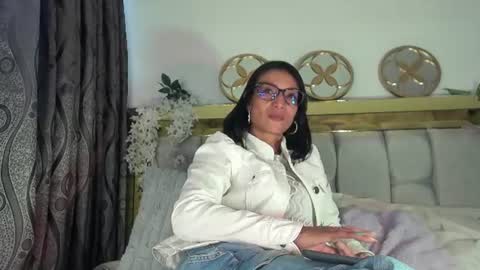 Alejandra online show from August 10, 10:00 pm