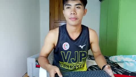 alejandro fernan online show from August 8, 3:28 am
