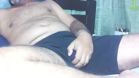 alejohot29 online show from May 4, 1:44 am