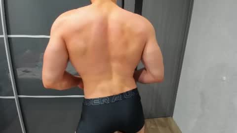 aleks_brown online show from July 28, 1:11 am