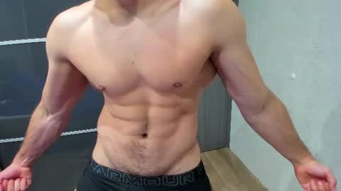 aleks_brown online show from August 4, 12:51 am