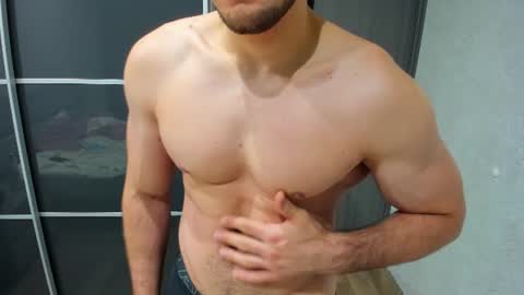 aleks_brown online show from August 11, 3:58 pm