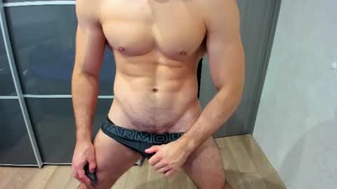 aleks_brown online show from August 12, 3:03 pm