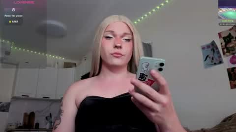 ALENA  INDEPENDENT MODEL online show from June 20, 2:06 pm
