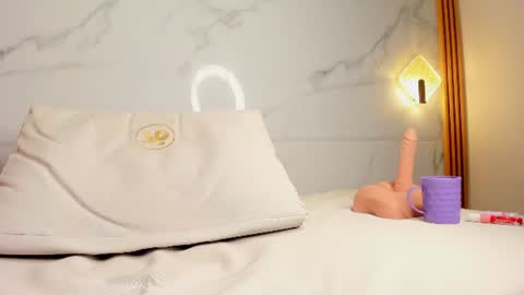 Alena Kenner online show from August 13, 2:03 am