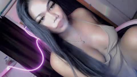 Kimmy girl online show from August 14, 10:52 am
