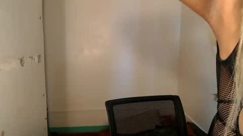 alenajones online show from July 18, 12:33 am