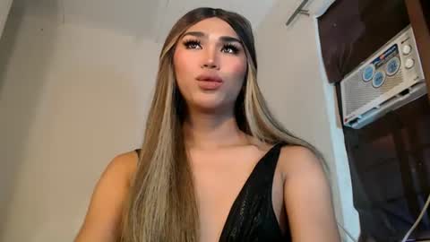 alenajones online show from July 18, 1:39 am