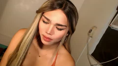 alenajones online show from July 24, 10:18 am