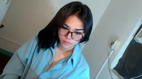 alenajones online show from August 7, 12:10 am